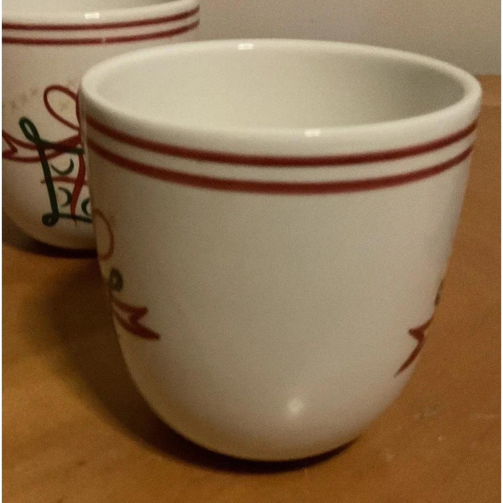 Set‎ Of 4 Pier 1 Earthenware Christmas Present Coffee Mugs